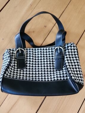 Ann Taylor Black and White Houndstooth Shoulder Bag